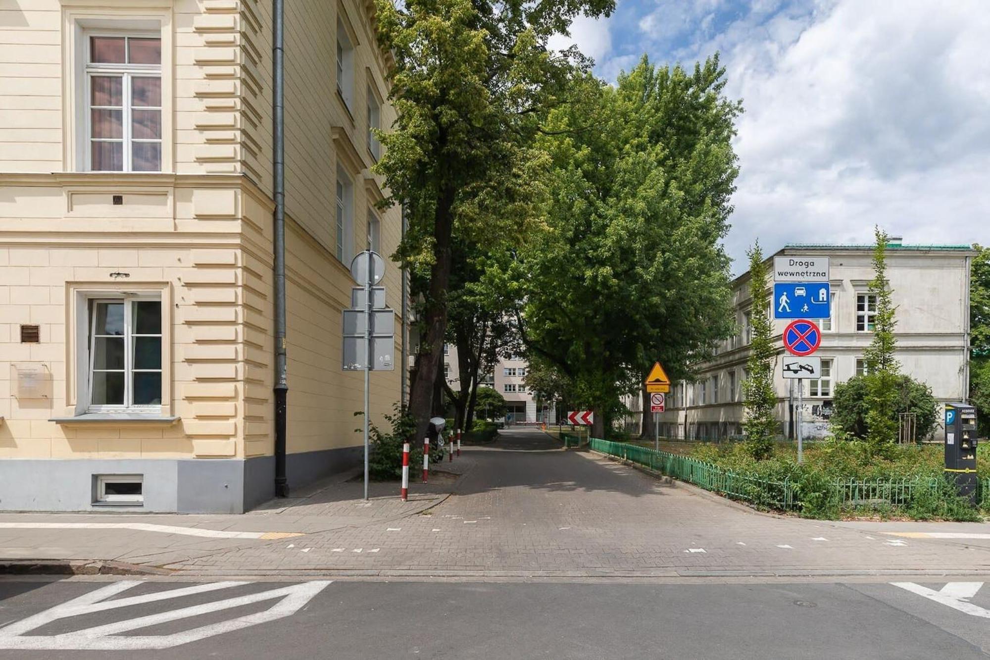 Elektoralna 12A - Colorful Apartment With Balcony By Noclegi Renters Варшава Екстер'єр фото