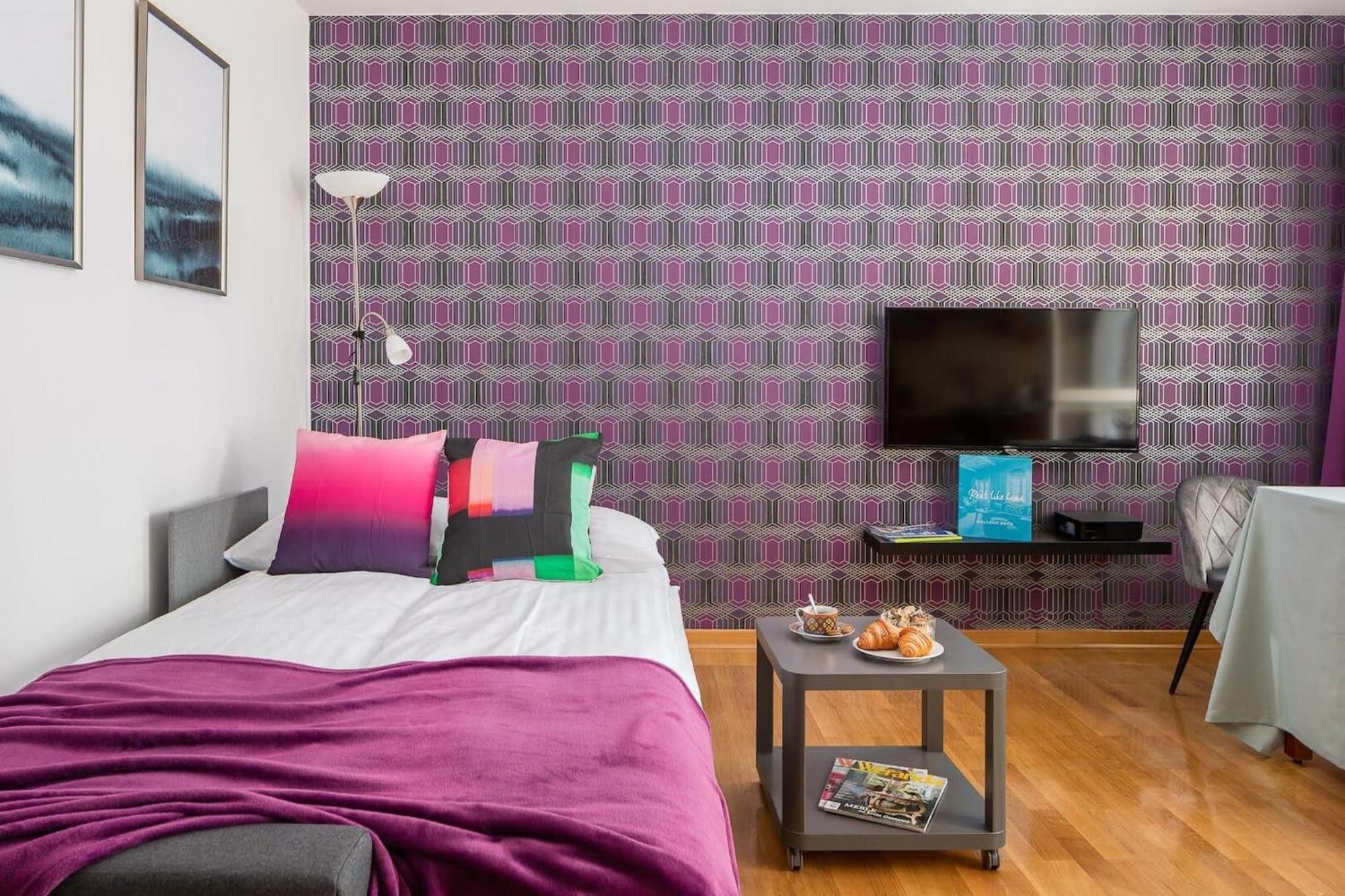 Elektoralna 12A - Colorful Apartment With Balcony By Noclegi Renters Варшава Екстер'єр фото